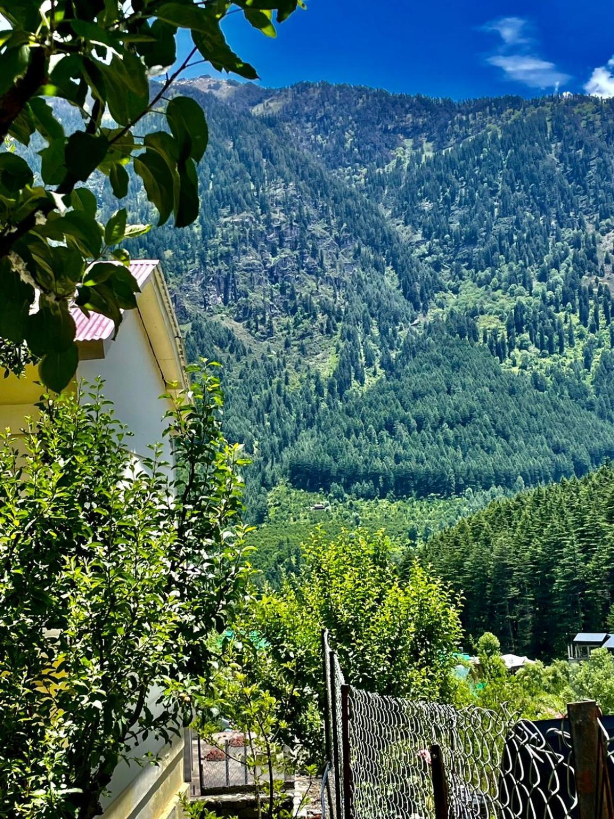 Sparsh Resort, A Boutique Stay - Just 2Kms Uphill From Mall Road, Near Old Manali Exterior photo